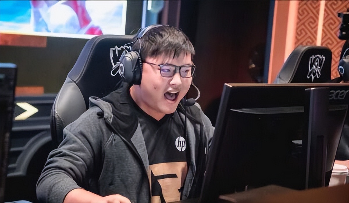 uzi去b站把自己玩没了?网友吐槽直播像打卡上班,效果不如以前!