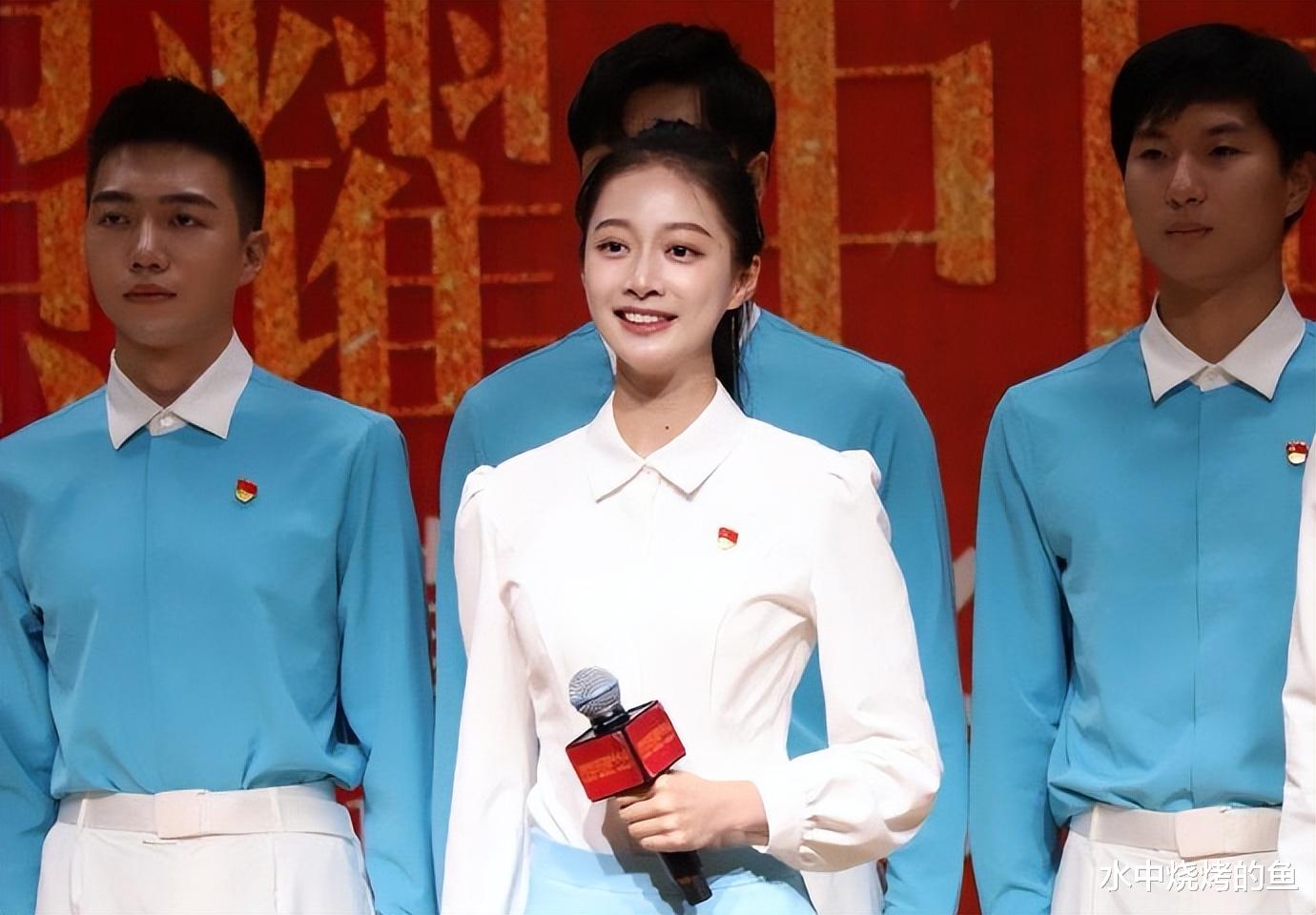 主持人大赛：在质疑与力挺中成长，没进前3依旧是赢家，冯琳有望成央视门面担当