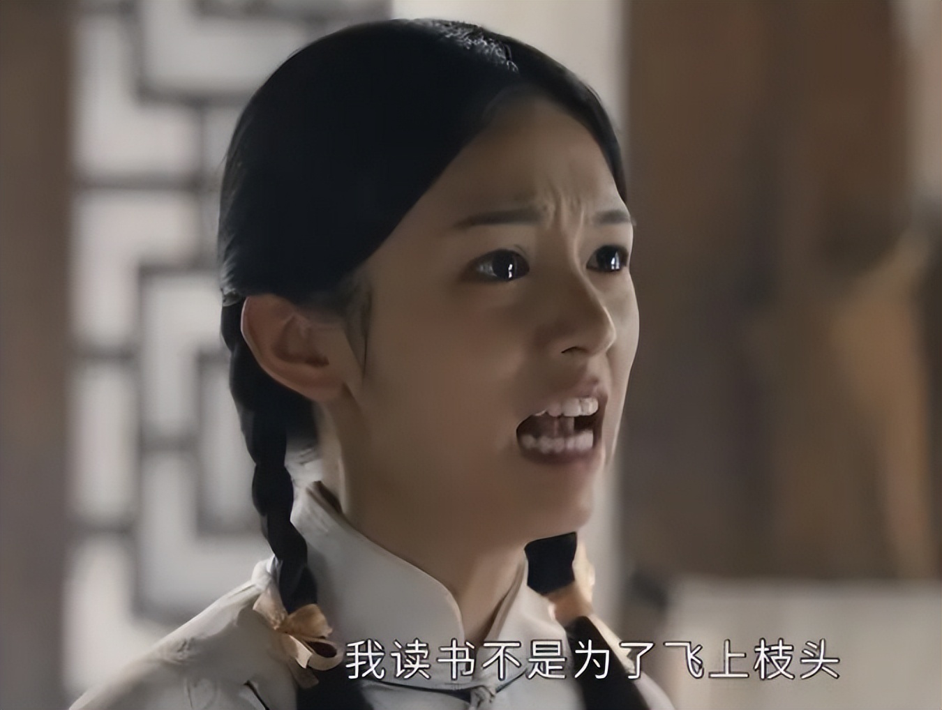 演员“烤瓷牙”有多可怕？嘴凸显老，嘴包不住牙，演战争片太离谱