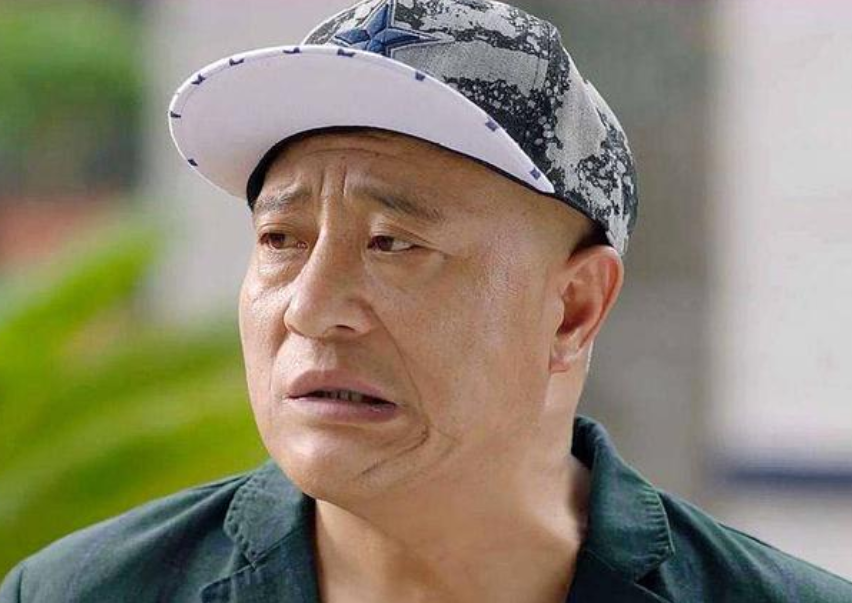 刘小光直播谈王小利儿子结婚：顺走两条中华烟，婚礼赔了200多万