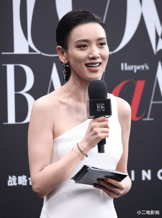 迪丽热巴|迪丽热巴活动红毯造型好辣，杨紫面如寒石，赵丽颖美艳绝伦