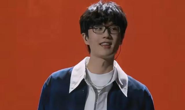 许嵩|许嵩算不算周杰伦、林俊杰之后的乐坛第三人？