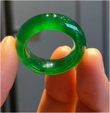 翡翠|收藏级翡翠指环，可谓罕见，遇到即为最有缘！