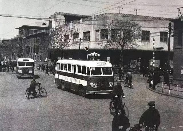 李崇霄|演员李崇霄51岁去世,留下妻女悲痛欲绝,再也不能一起过父亲节了