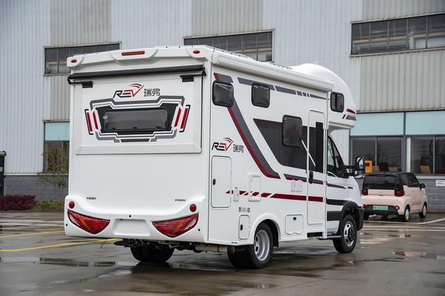 值得大众入手的奇瑞v820房车!空间豪华宽敞,6人旅居吃住不愁!