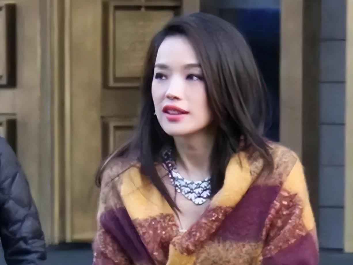 善恶终有报,47岁的“不老女神”舒淇,已经走上了另一条道路