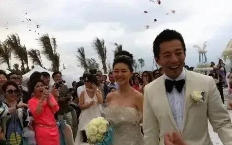 汪小菲|汪小菲抵台把4个女人推上风口浪尖：张兰“打脸”，金星尴尬