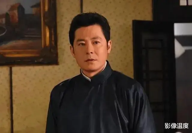 57岁老演员三代定居美国：高调炫耀奢华生活，声称我奋斗的当然要享受！