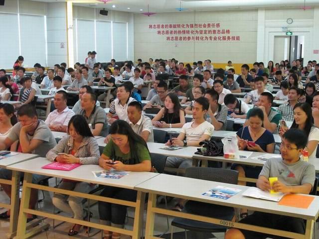 朱琳|公务员工资普遍3、4千元，可家里有好几套房，到底哪里来的钱？