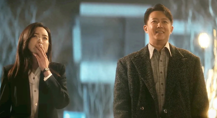 郑恺深夜带苗苗看《前任4》，撇下一双儿女独享二人世界，夫妻合体撒糖超甜