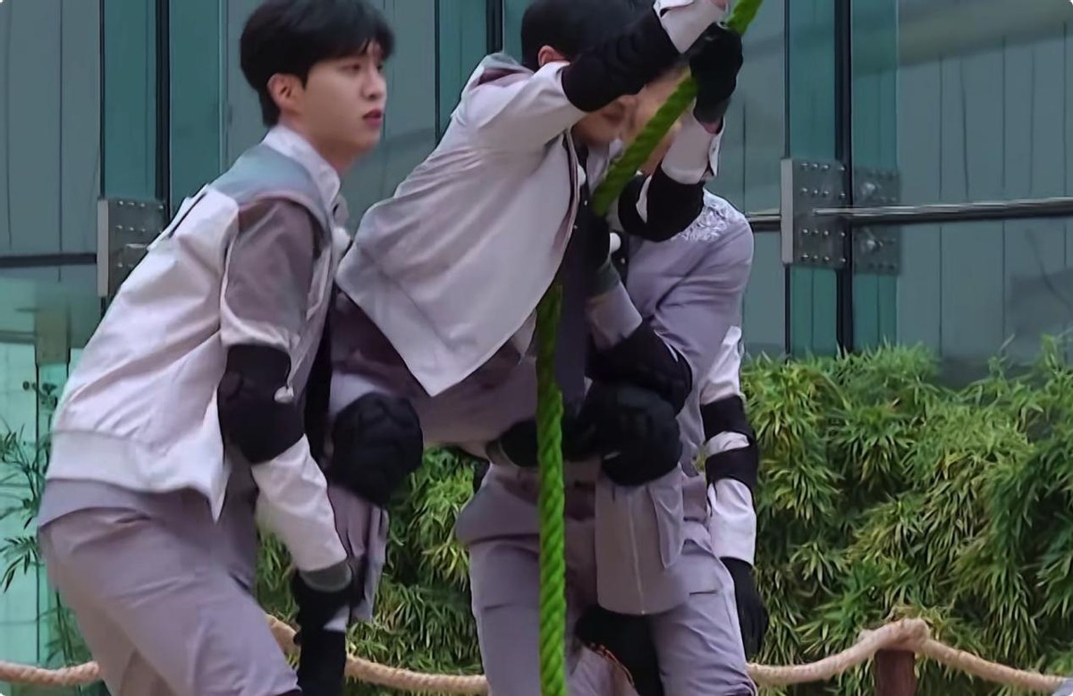 奔跑吧兄弟|收视第一，好评不断，这一季的《奔跑吧》凭啥让观众笑出眼泪？