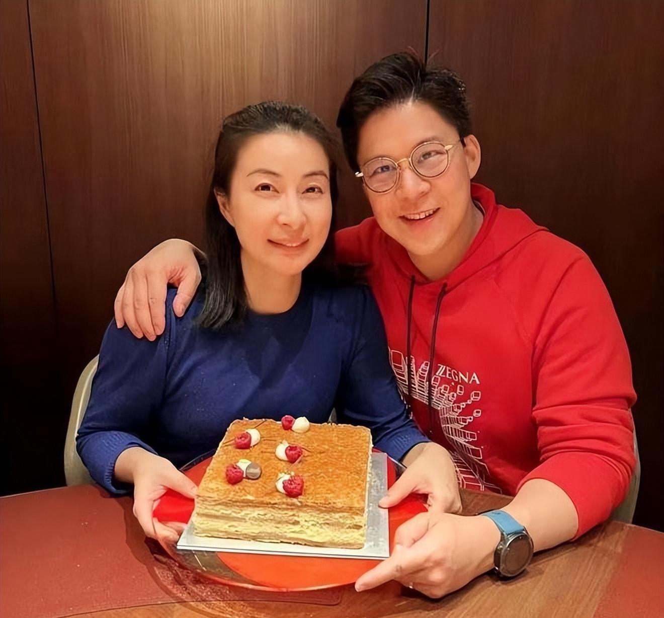 “夫妻本是同林鸟”，但抱歉，就算是郭晶晶这次也救不了霍启刚！