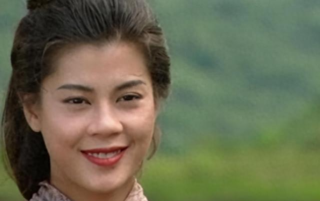 90年代的迷之审美，明明长相一般，却被夸成“天仙”的5位女星