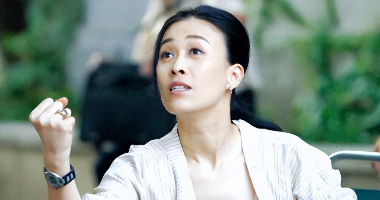 被“转腚费”困扰的那英,终于道歉,可惜为时已晚,疑似介入调查