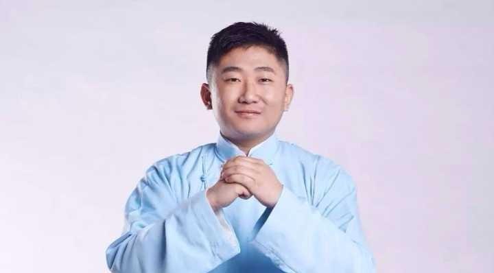 他的徒弟一个个反目成仇、相继离开、频繁踩雷，郭德纲怎么这么惨！