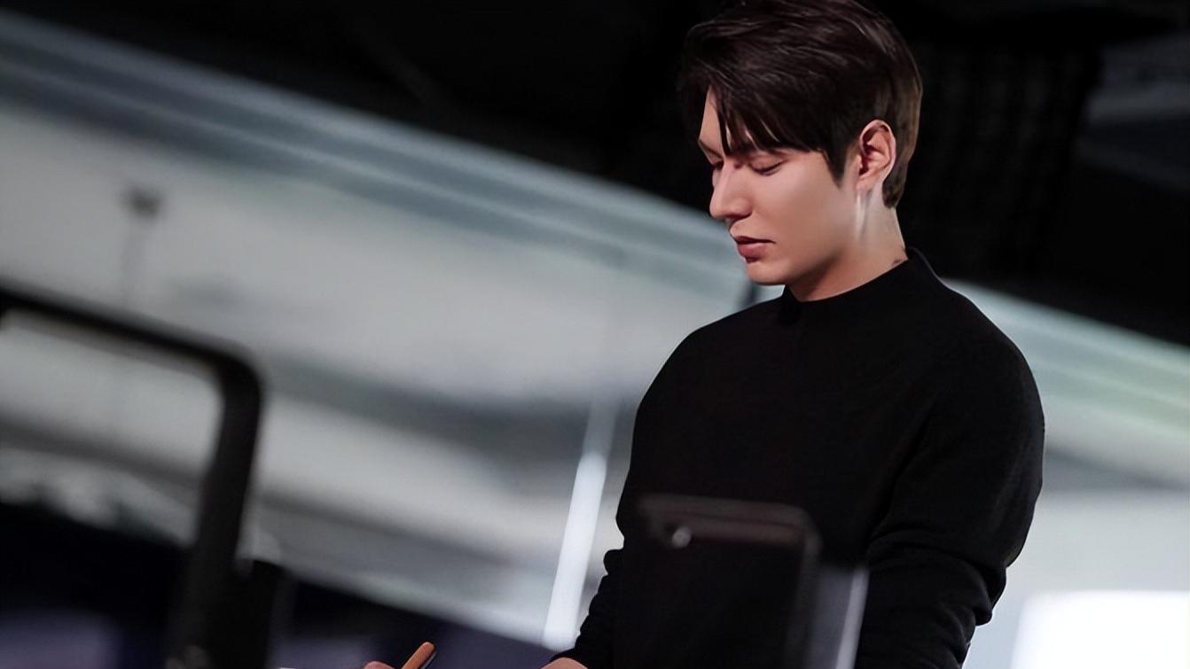 李敏镐被曝陪4个富婆赚1亿？汪海林火速澄清：我只是吃瓜