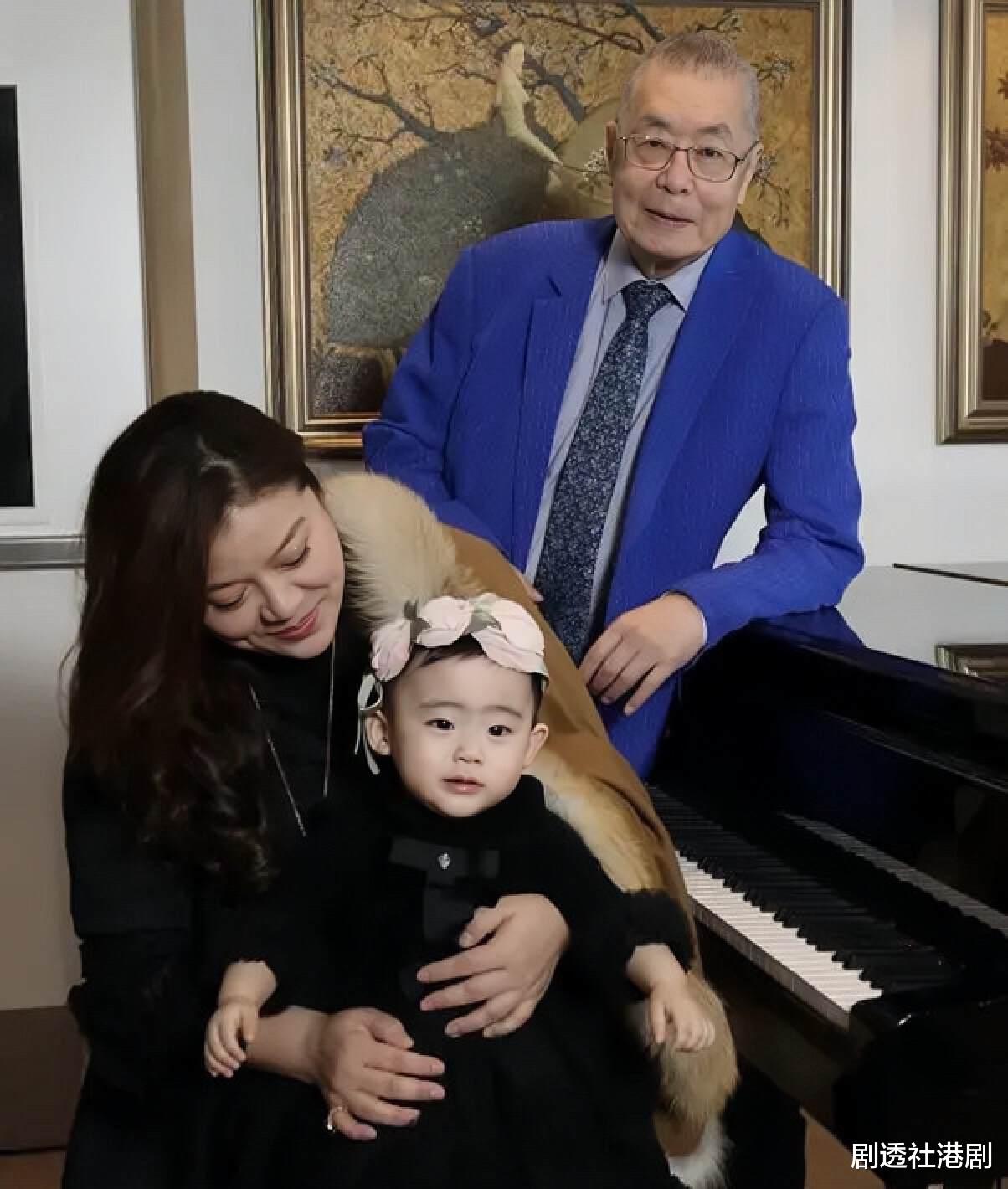 宝刀未老！84岁知名钢琴大师再度当爸，47岁名媛妻子二胎产子