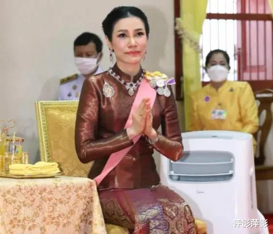 诗妮娜|诗妮娜贵妃并非弃子，王室海报彰显重要使命，跟提帮功王子有关