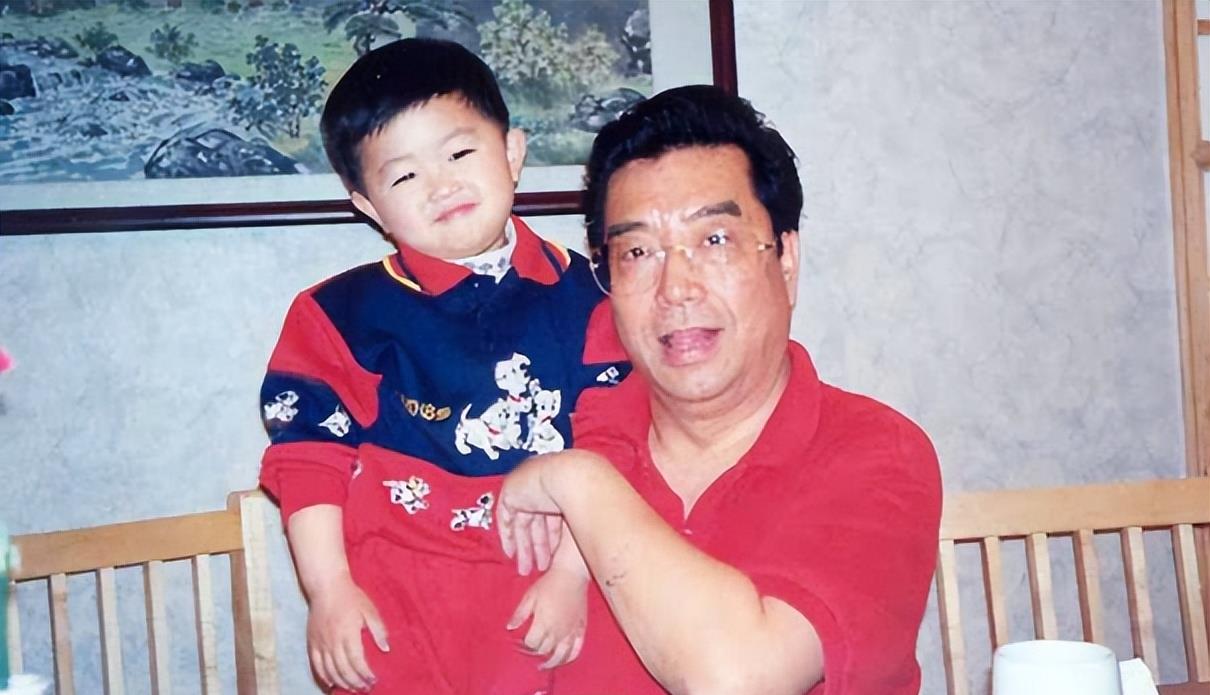 德不配位！应被开除军籍的几位明星，敛财、穿和服一个比一个过分