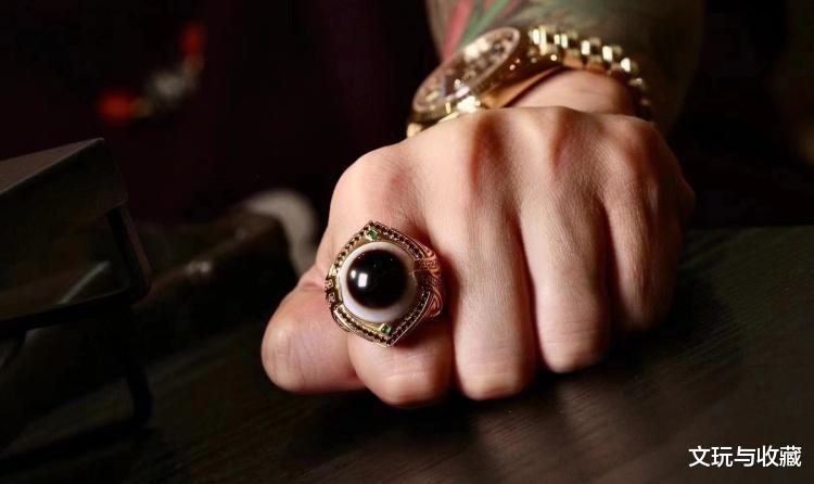 江湖再大也大不过我手中的方寸文玩,盘手串不疯魔也成活