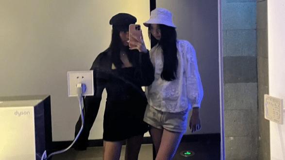 13岁王诗龄北京看展, 穿黑丝低胸超短裙, 聚会喝酒对瓶吹被骂低俗