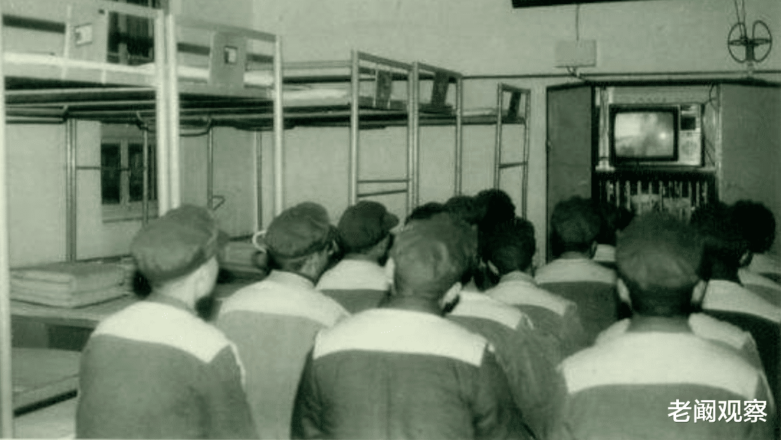 92年江苏一男子贪污被判死刑,服刑期间靠“研究字典”捡回一条命