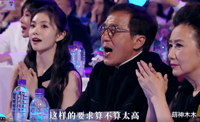 大湾区晚会太真实,多位明星假唱翻车,75岁汪明荃坚持真唱被狂赞