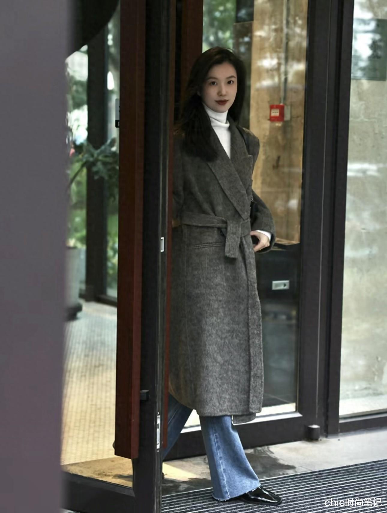 元旦假期后的职场“格雷系”穿搭，简约又高级，优雅的office lady