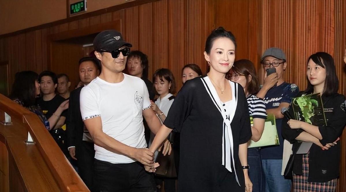 混乱情史、嗜毒成瘾、反复离婚，汪峰“荒唐史”不再被世人谅解