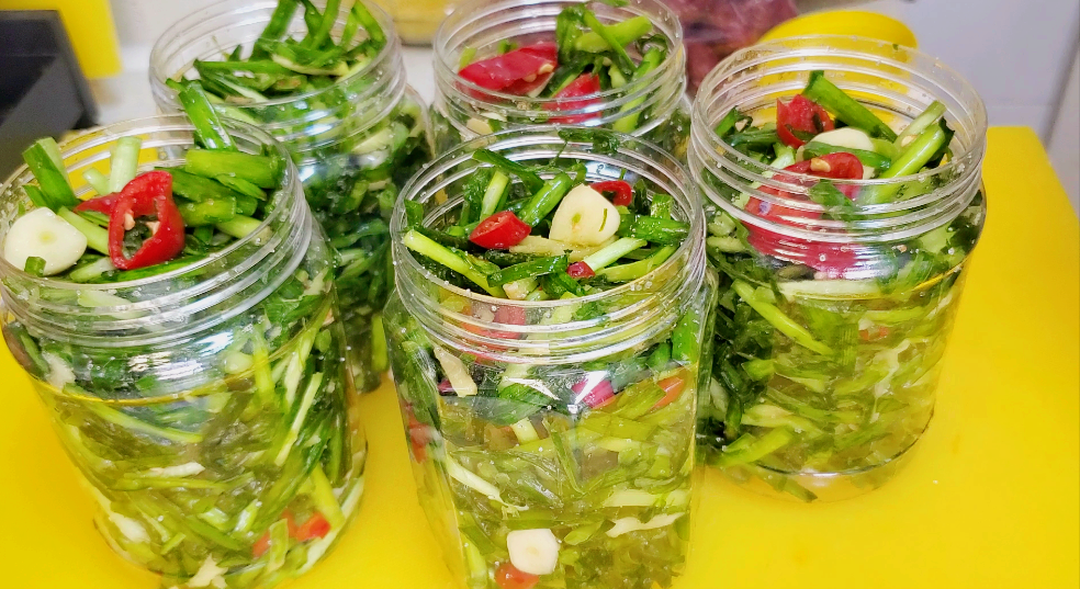 韭菜|寒露后，遇见这菜抓紧囤，随手一腌，下酒又下饭，给红烧肉也不换