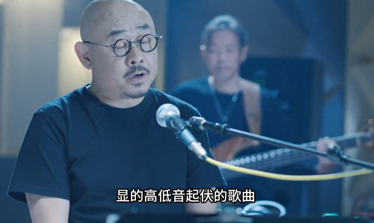 婚礼现场刀郎清唱出意外,他随后的做法令主持人直呼伟大!