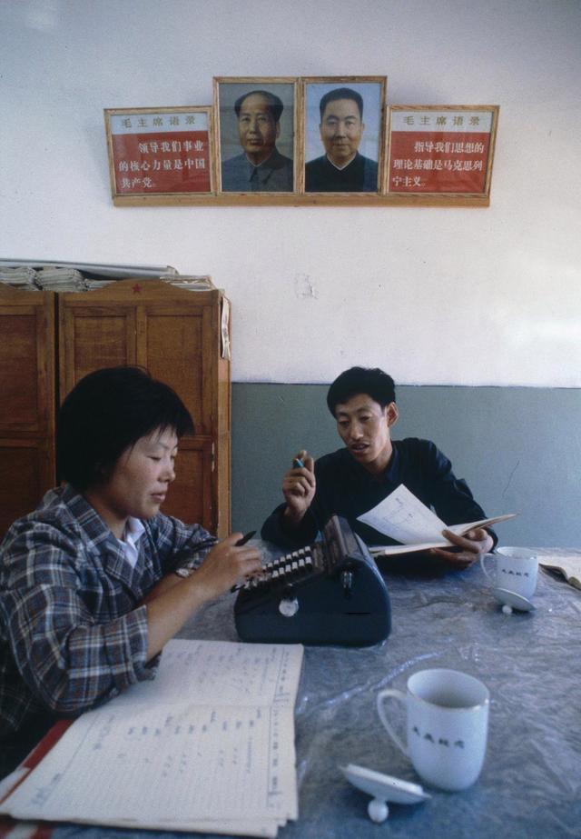 70年代老照片,悄无声息地讲述着那个年代的故事