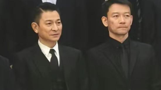 人民大会堂这一天，人情世故、江湖地位，都在这张合照上体现得淋漓尽致