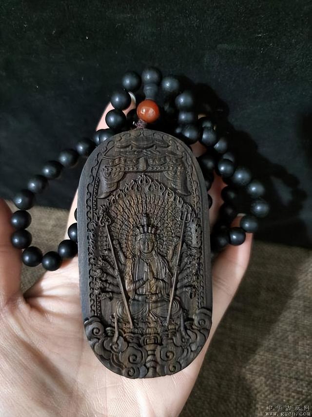 文玩|手串界的销冠竟是一种普通木头?90%的高仿沉香,用的都是它!