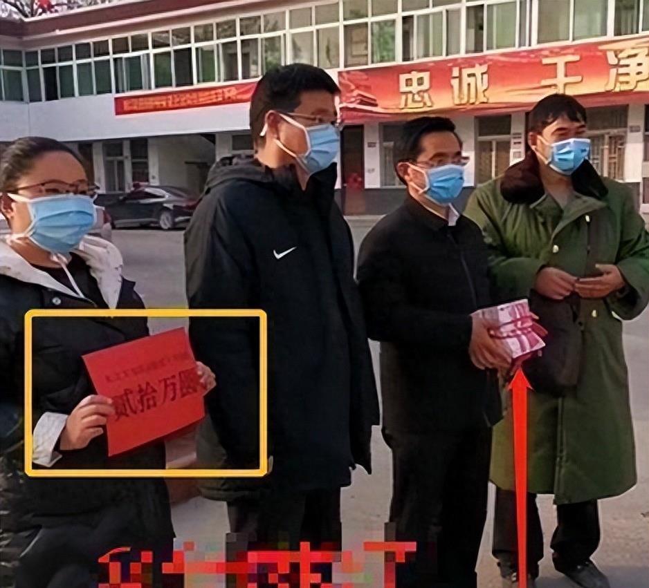 于文华终于承认了和朱之文之间有“特殊”关系，原来我们都被骗了