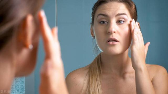 5个表现预示一件事：女性体内的雌激素快要“枯竭”了，别忽视了