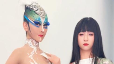 杨丽萍引争议！小彩旗回国后再成傀儡，发型体重皆被控眼中含泪