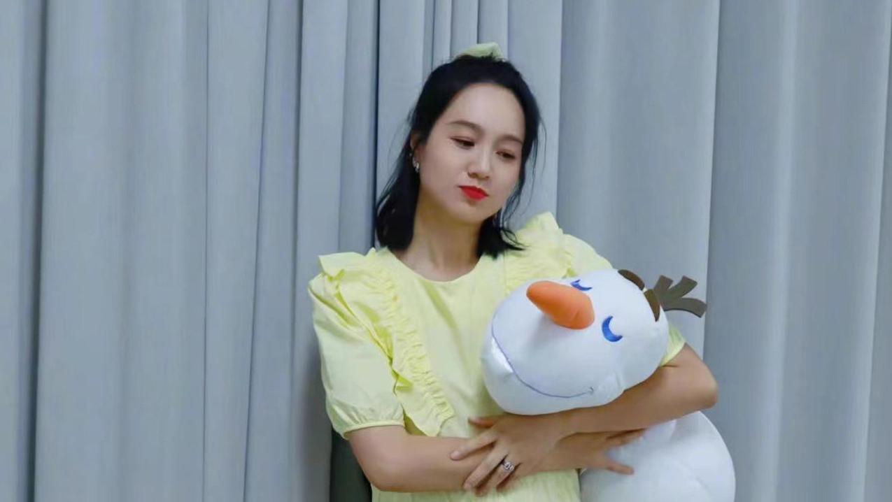 乔欣|朱丹被疑怀三胎，体态丰盈小腹凸起，前两胎生养艰辛周一围常缺席