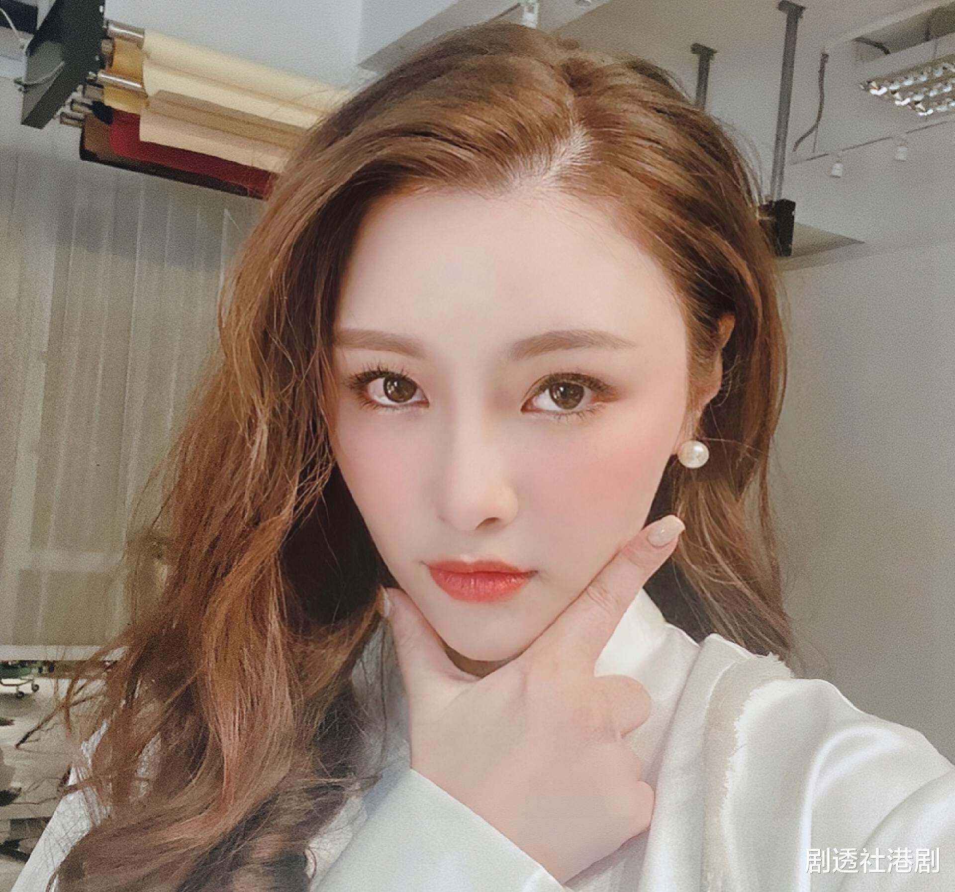 又走一个!TVB人气女神宣布约满离巢,疑得罪高层遭区别对待