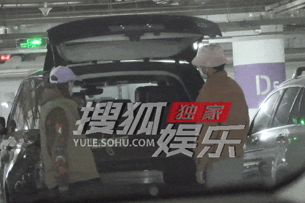 张歆艺|袁弘张歆艺带孩子购物 二姐地库开始驯夫