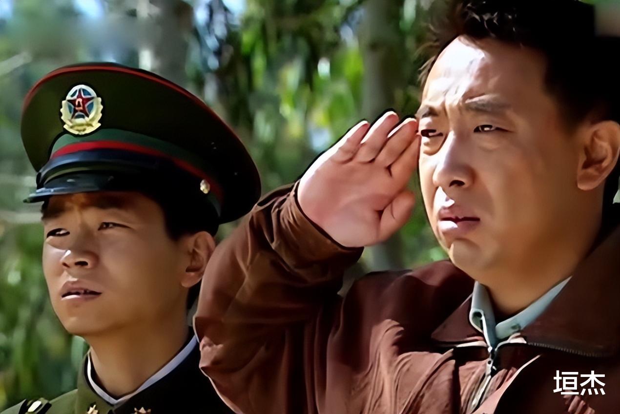 士兵突击|《士兵突击》17年,演员现状,袁朗娶日籍美妻,史今已成顶流