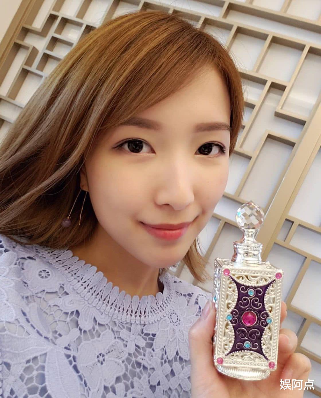 郭嘉文|30岁郭嘉文外出做发型,再现阔太生活!或仍是李泽楷的正牌女友