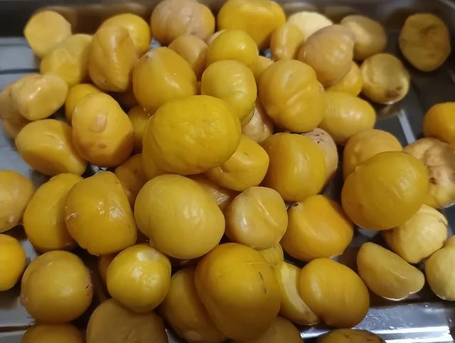 9月大量上市！生吃养肾，熟吃健胃！人称“秋果之王”！常吃几粒，护血管，防痴呆，全家都受补！