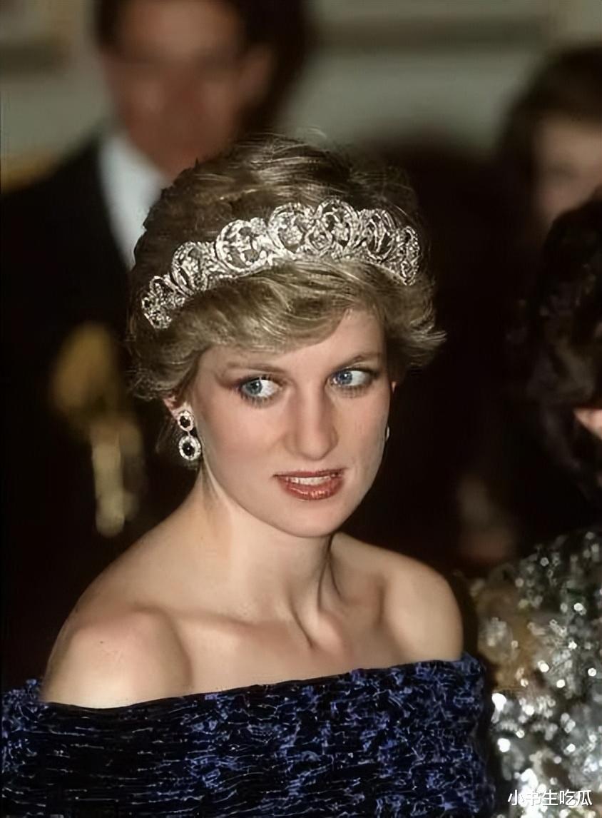 戴安娜|戴安娜总吃爱情的苦！红发情人用她赚钱，最后一任男友脚踏两只船