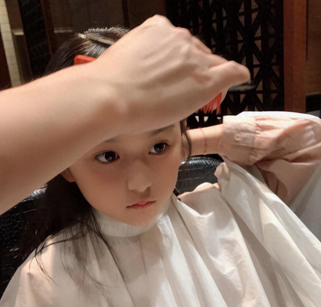 2岁出道年入百万,因长相甜美被禁止整容的刘楚恬,如今长成啥样