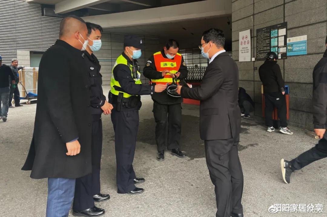 微博之夜|紧急叫停！微博之夜现场：大批明星被赶、警方管控、特警都出动了