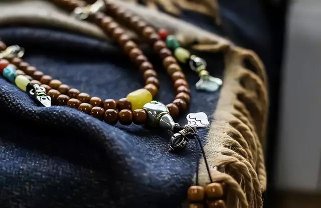 沉香木|那些被夸有品位的文玩人,原来是偷偷戴了这些串儿