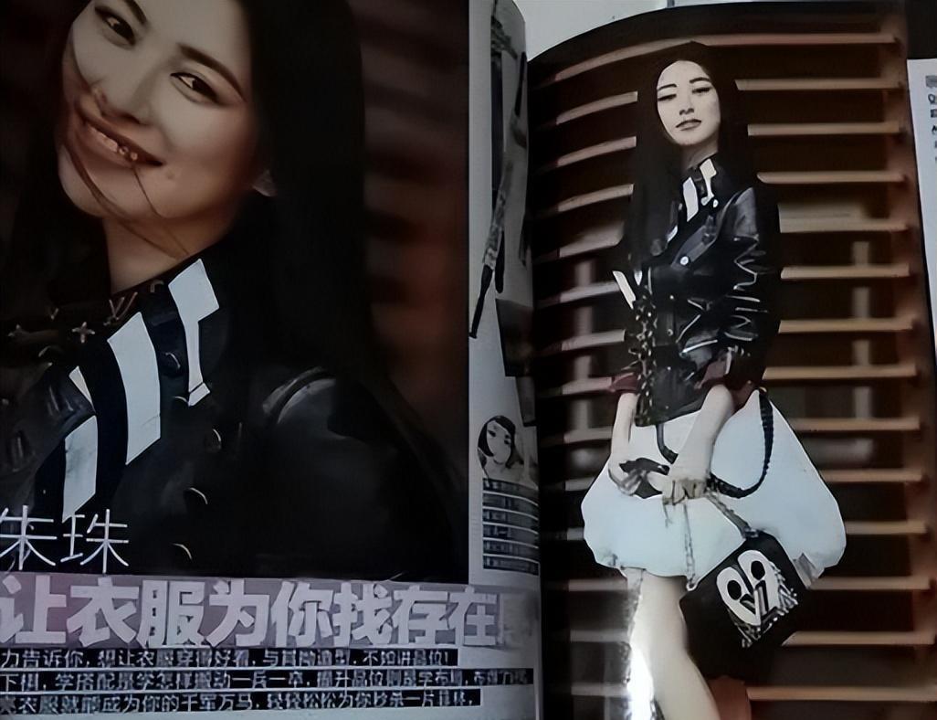 朱珠带娃看丈夫赛马,衣着时尚造型引争议,她老公太拉胯颜值