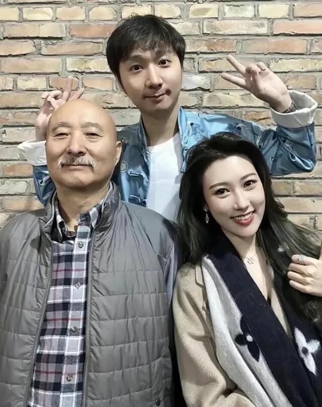 陈佩斯69岁坐拥北京万亩良田,催生得四个孙子孙女,网友:大智慧