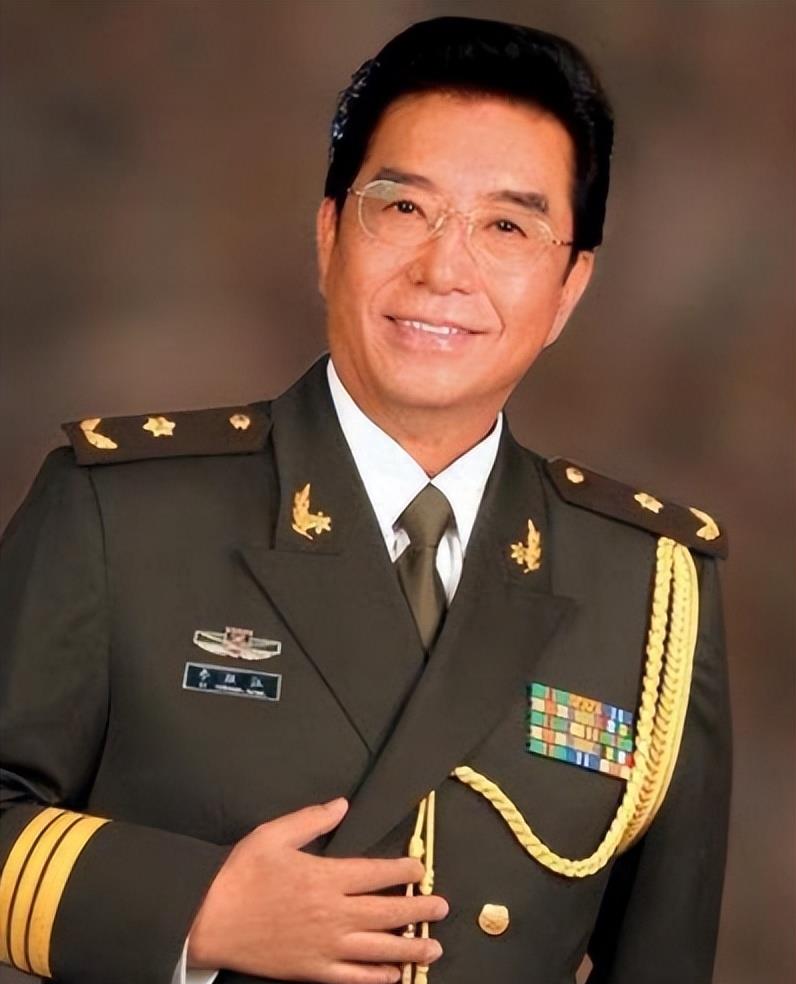 德不配位！应被开除军籍的几位明星，敛财、穿和服一个比一个过分